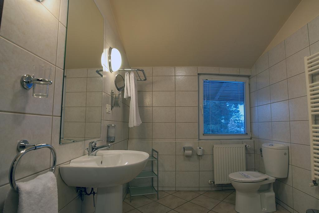 Hotel Baneasa Parc Bukarest Zimmer foto