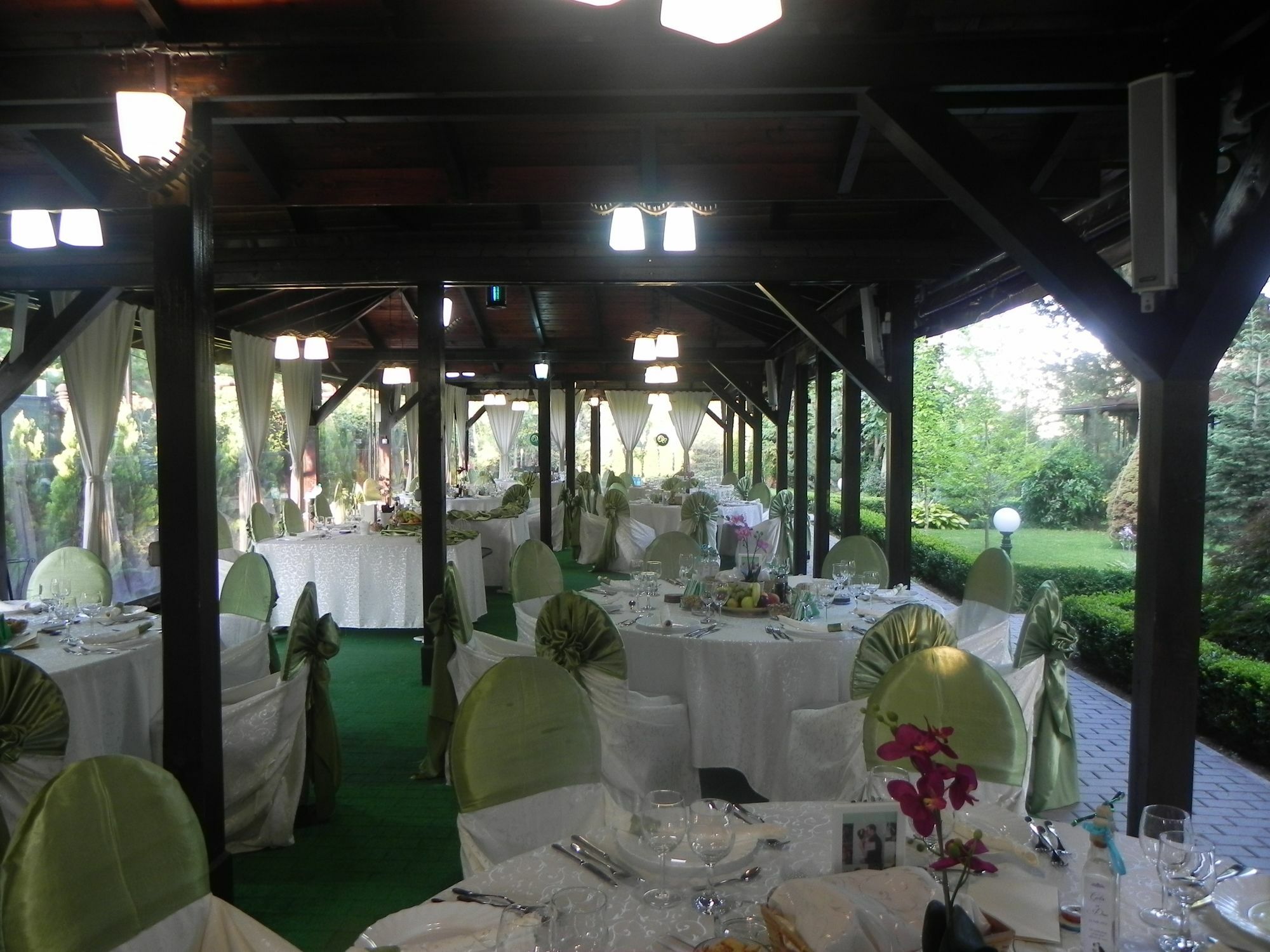 Hotel Baneasa Parc Bukarest Exterior foto